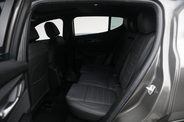 Used 2024 Alfa Romeo Tonale Hybrid Veloce for sale $28,900 at Alfa Romeo of Westport in Westport CT 06880 23