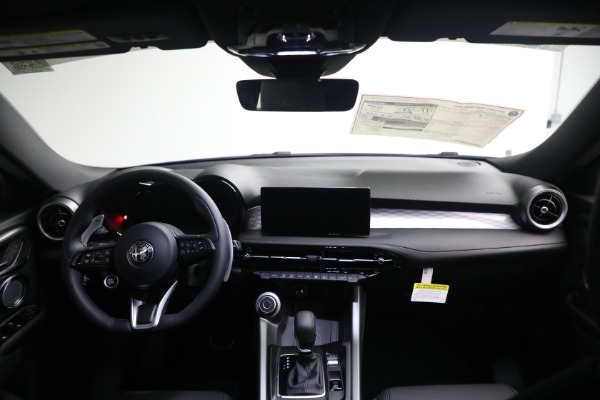 Used 2024 Alfa Romeo Tonale Hybrid Veloce for sale $28,900 at Alfa Romeo of Westport in Westport CT 06880 28