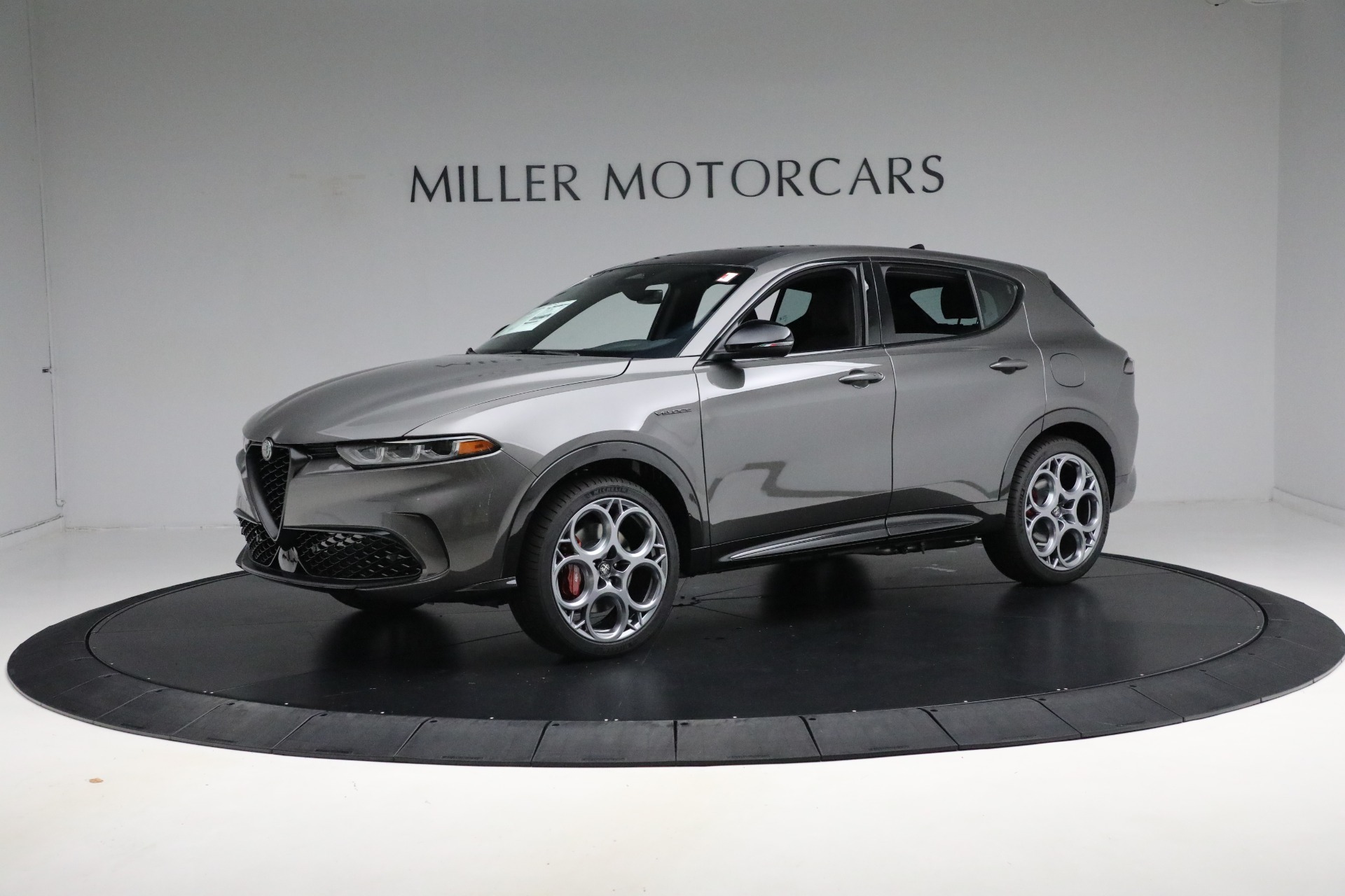 Used 2024 Alfa Romeo Tonale Hybrid Veloce for sale $28,900 at Alfa Romeo of Westport in Westport CT 06880 1