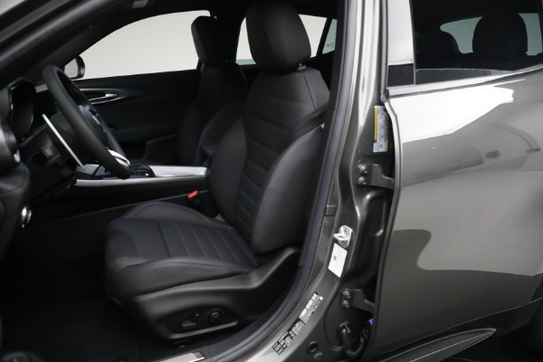 New 2024 Alfa Romeo Tonale Veloce for sale $57,300 at Alfa Romeo of Westport in Westport CT 06880 17