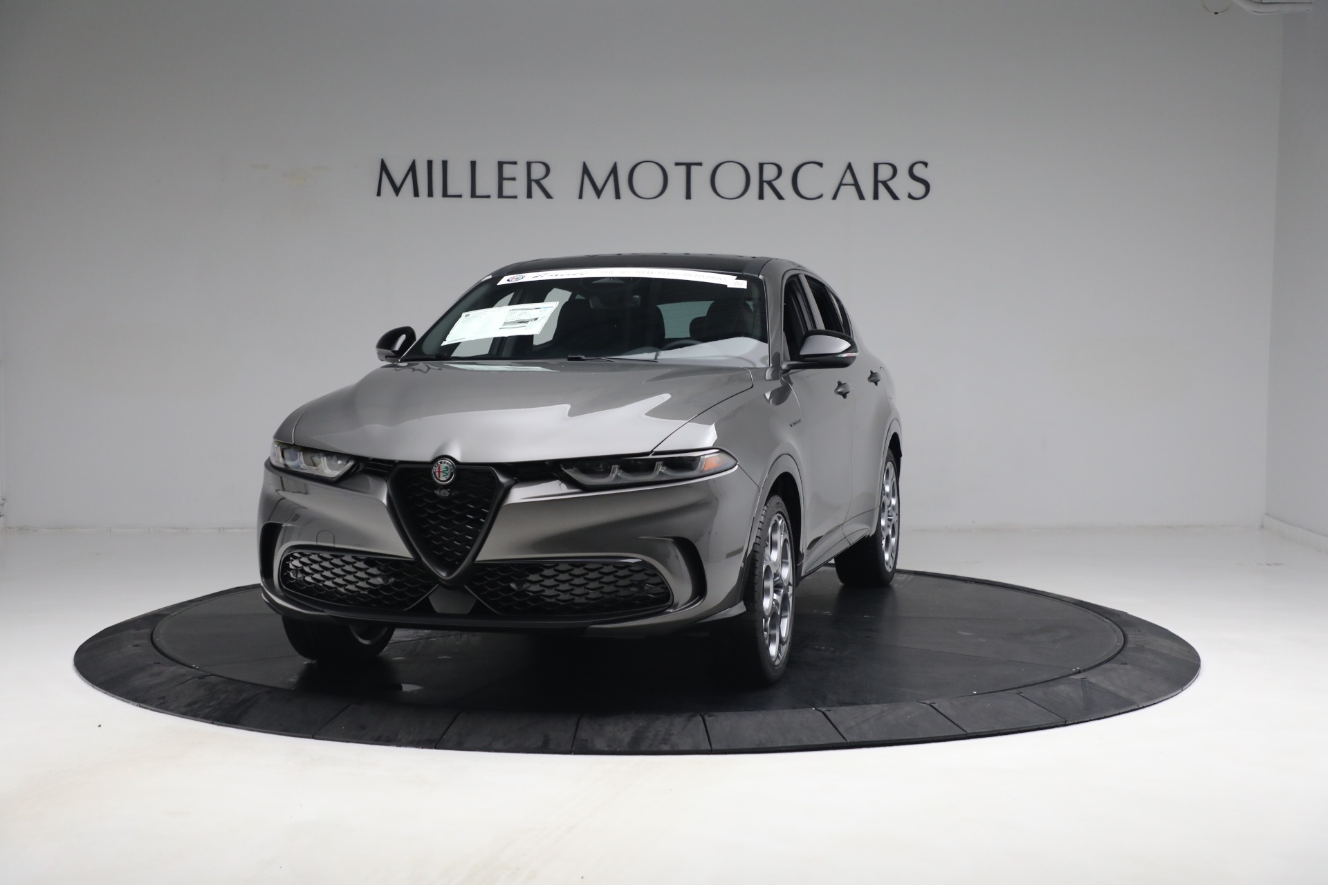 New 2024 Alfa Romeo Tonale Veloce for sale $57,300 at Alfa Romeo of Westport in Westport CT 06880 1