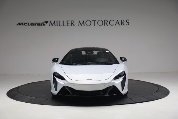 New 2023 McLaren Artura TechLux for sale $279,835 at Alfa Romeo of Westport in Westport CT 06880 12