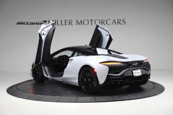 New 2023 McLaren Artura TechLux for sale $279,835 at Alfa Romeo of Westport in Westport CT 06880 15