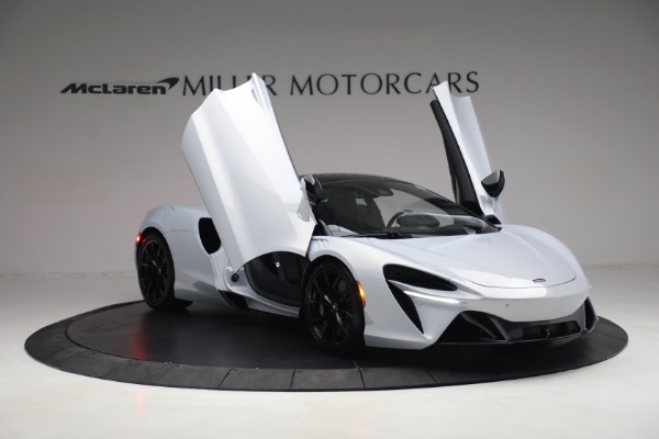 New 2023 McLaren Artura TechLux for sale $279,835 at Alfa Romeo of Westport in Westport CT 06880 17