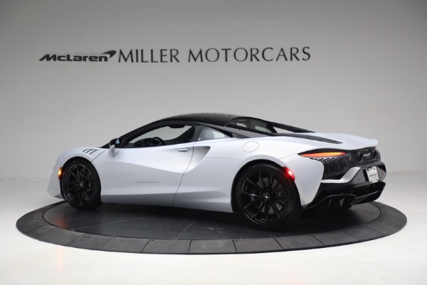 New 2023 McLaren Artura TechLux for sale $279,835 at Alfa Romeo of Westport in Westport CT 06880 4