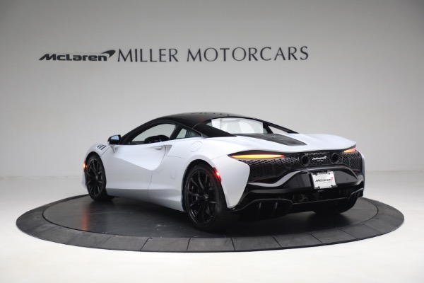 New 2023 McLaren Artura TechLux for sale $279,835 at Alfa Romeo of Westport in Westport CT 06880 5