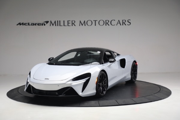 New 2023 McLaren Artura TechLux for sale $279,835 at Alfa Romeo of Westport in Westport CT 06880 1
