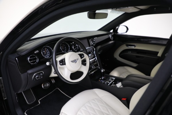 Used 2017 Bentley Mulsanne Extended Wheelbase for sale $259,900 at Alfa Romeo of Westport in Westport CT 06880 16