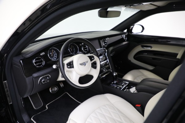 Used 2017 Bentley Mulsanne Extended Wheelbase for sale $259,900 at Alfa Romeo of Westport in Westport CT 06880 17