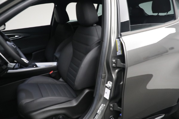 New 2024 Alfa Romeo Tonale Ti for sale $54,450 at Alfa Romeo of Westport in Westport CT 06880 17