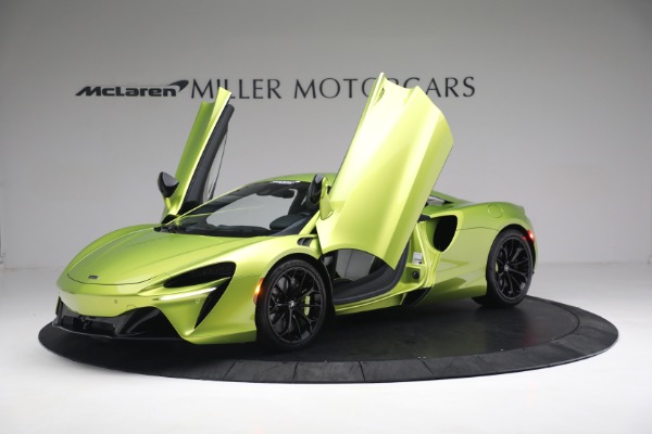 New 2023 McLaren Artura Vision for sale $277,875 at Alfa Romeo of Westport in Westport CT 06880 14