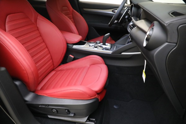 New 2023 Alfa Romeo Stelvio Veloce for sale $48,900 at Alfa Romeo of Westport in Westport CT 06880 16