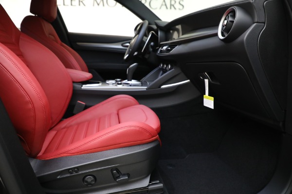 New 2023 Alfa Romeo Stelvio Veloce for sale $48,900 at Alfa Romeo of Westport in Westport CT 06880 17