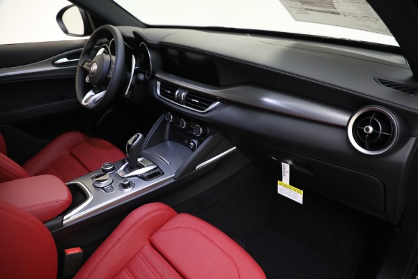New 2023 Alfa Romeo Stelvio Veloce for sale $48,900 at Alfa Romeo of Westport in Westport CT 06880 18