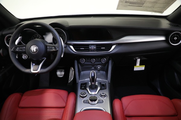 New 2023 Alfa Romeo Stelvio Veloce for sale $48,900 at Alfa Romeo of Westport in Westport CT 06880 23