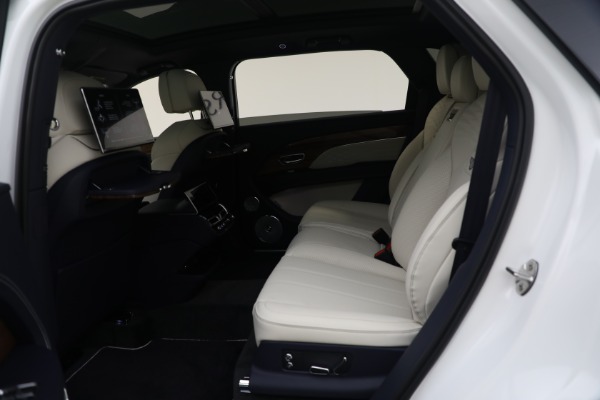 New 2023 Bentley Bentayga EWB Azure V8 for sale $292,110 at Alfa Romeo of Westport in Westport CT 06880 22