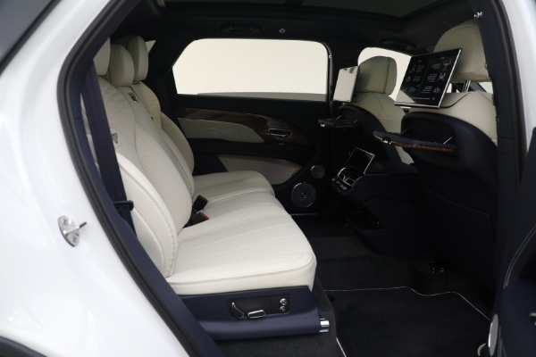 New 2023 Bentley Bentayga EWB Azure V8 for sale $292,110 at Alfa Romeo of Westport in Westport CT 06880 27
