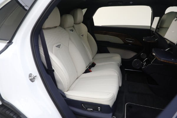 New 2023 Bentley Bentayga EWB Azure V8 for sale $292,110 at Alfa Romeo of Westport in Westport CT 06880 28
