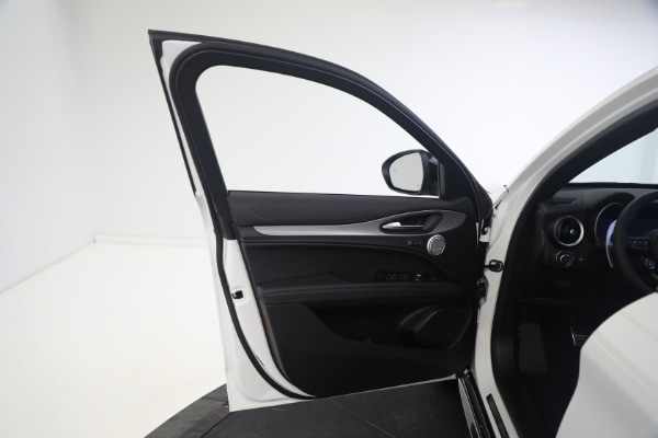 New 2024 Alfa Romeo Stelvio Veloce for sale $56,095 at Alfa Romeo of Westport in Westport CT 06880 25