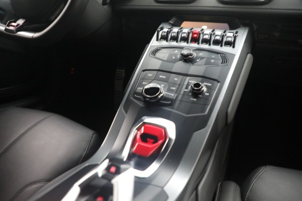 Used 2015 Lamborghini Huracan LP 610-4 for sale $216,900 at Alfa Romeo of Westport in Westport CT 06880 24