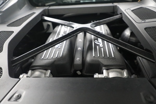 Used 2015 Lamborghini Huracan LP 610-4 for sale $216,900 at Alfa Romeo of Westport in Westport CT 06880 26