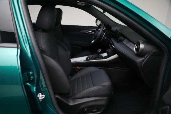 New 2024 Alfa Romeo Tonale Veloce for sale $58,840 at Alfa Romeo of Westport in Westport CT 06880 21