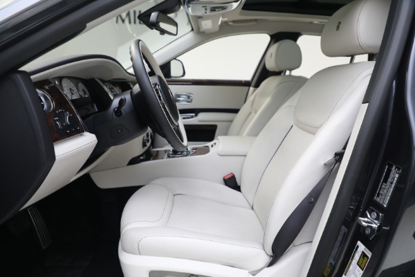 Used 2019 Rolls-Royce Ghost for sale $225,895 at Alfa Romeo of Westport in Westport CT 06880 22