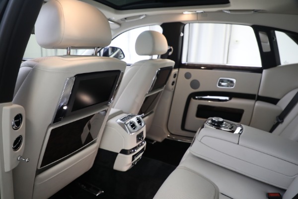 Used 2019 Rolls-Royce Ghost for sale $225,895 at Alfa Romeo of Westport in Westport CT 06880 24