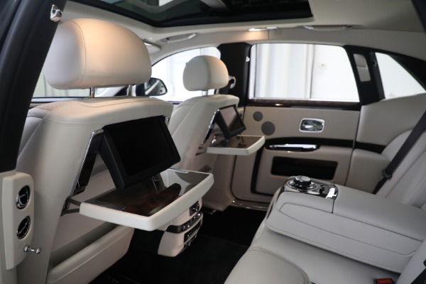Used 2019 Rolls-Royce Ghost for sale $225,895 at Alfa Romeo of Westport in Westport CT 06880 25