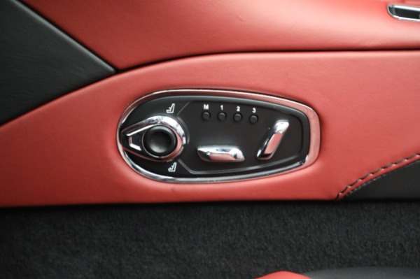 Used 2020 Aston Martin DB11 Volante for sale $139,900 at Alfa Romeo of Westport in Westport CT 06880 25
