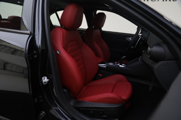 New 2024 Alfa Romeo Giulia Veloce for sale $55,350 at Alfa Romeo of Westport in Westport CT 06880 26