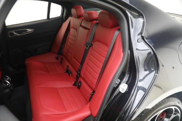 New 2024 Alfa Romeo Giulia Veloce for sale $55,350 at Alfa Romeo of Westport in Westport CT 06880 28