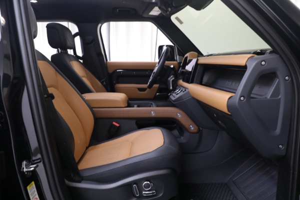 Used 2023 Land Rover Defender 130 X for sale $99,900 at Alfa Romeo of Westport in Westport CT 06880 25