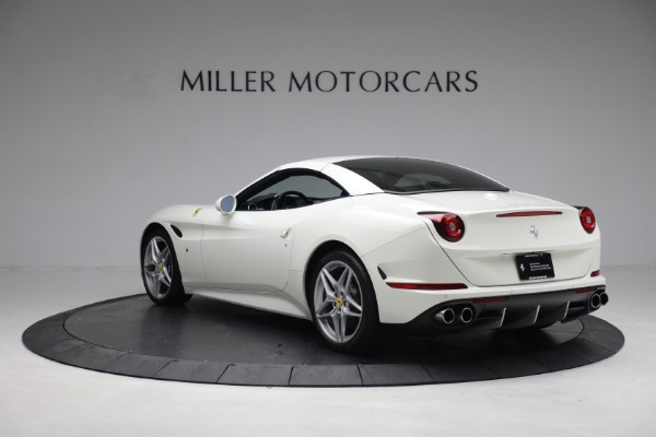 Used 2017 Ferrari California T for sale $151,900 at Alfa Romeo of Westport in Westport CT 06880 15