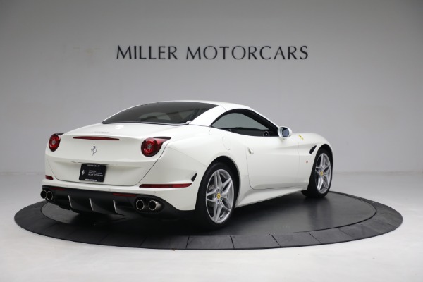 Used 2017 Ferrari California T for sale $151,900 at Alfa Romeo of Westport in Westport CT 06880 16