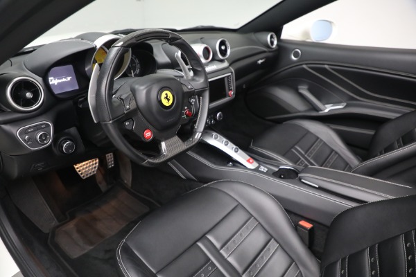 Used 2017 Ferrari California T for sale $151,900 at Alfa Romeo of Westport in Westport CT 06880 19