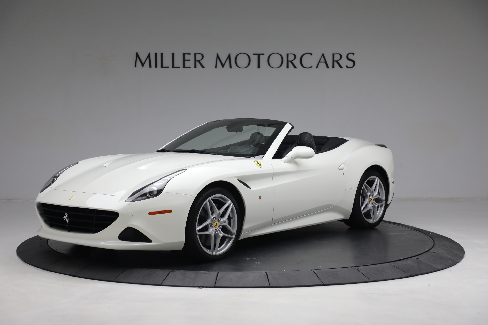Used 2017 Ferrari California T for sale $151,900 at Alfa Romeo of Westport in Westport CT 06880 1
