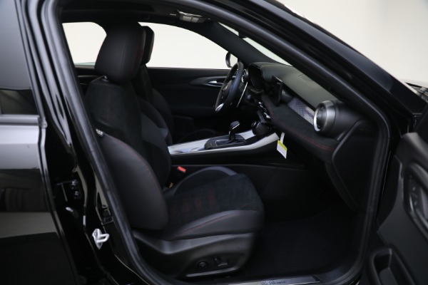 New 2024 Alfa Romeo Tonale Veloce for sale $54,790 at Alfa Romeo of Westport in Westport CT 06880 23