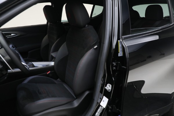 New 2024 Alfa Romeo Tonale Veloce for sale $54,790 at Alfa Romeo of Westport in Westport CT 06880 24