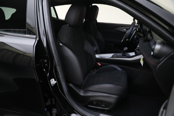 New 2024 Alfa Romeo Tonale Veloce for sale $54,790 at Alfa Romeo of Westport in Westport CT 06880 25
