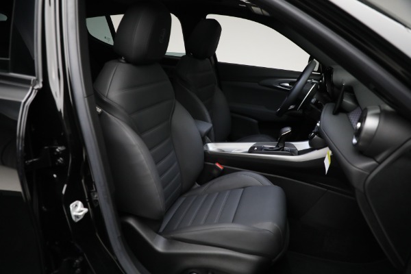 New 2024 Alfa Romeo Tonale Veloce for sale Sold at Alfa Romeo of Westport in Westport CT 06880 25