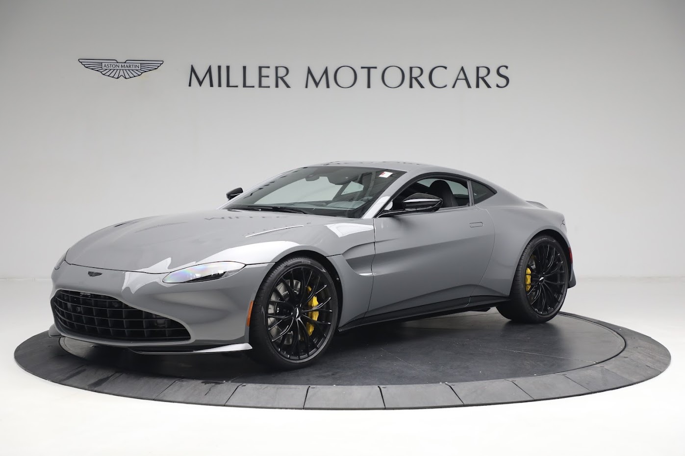 New 2023 Aston Martin Vantage V8 for sale $184,986 at Alfa Romeo of Westport in Westport CT 06880 1