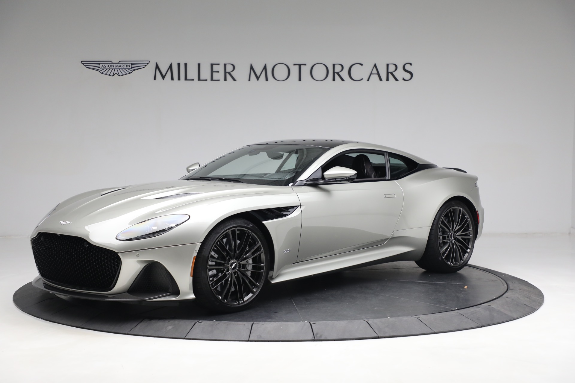 Used 2022 Aston Martin DBS Superleggera for sale $289,900 at Alfa Romeo of Westport in Westport CT 06880 1