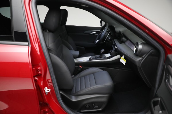 New 2024 Alfa Romeo Tonale Veloce for sale $52,790 at Alfa Romeo of Westport in Westport CT 06880 23