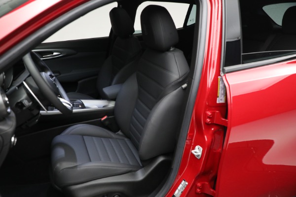 New 2024 Alfa Romeo Tonale Veloce for sale $52,790 at Alfa Romeo of Westport in Westport CT 06880 24