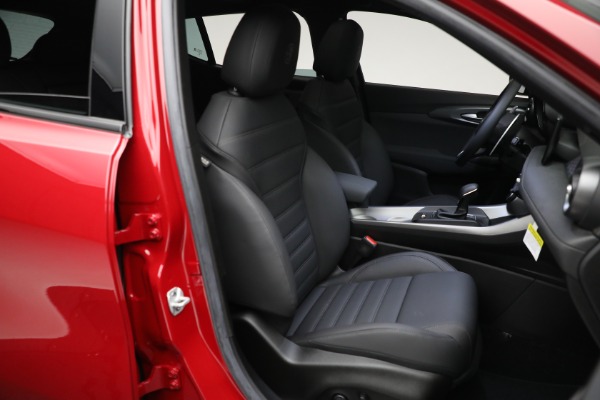 New 2024 Alfa Romeo Tonale Veloce for sale $52,790 at Alfa Romeo of Westport in Westport CT 06880 25