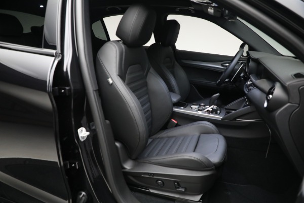 New 2024 Alfa Romeo Stelvio Veloce for sale $57,305 at Alfa Romeo of Westport in Westport CT 06880 24