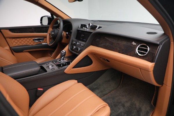 Used 2021 Bentley Bentayga V8 for sale $149,900 at Alfa Romeo of Westport in Westport CT 06880 24