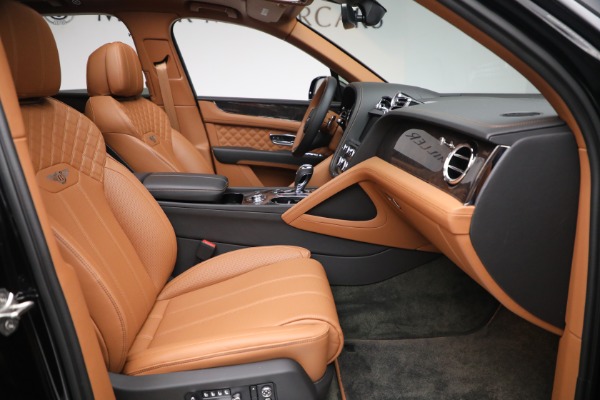 Used 2021 Bentley Bentayga V8 for sale $149,900 at Alfa Romeo of Westport in Westport CT 06880 25