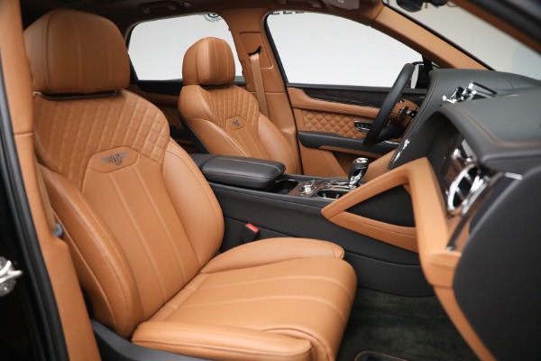 Used 2021 Bentley Bentayga V8 for sale $149,900 at Alfa Romeo of Westport in Westport CT 06880 26
